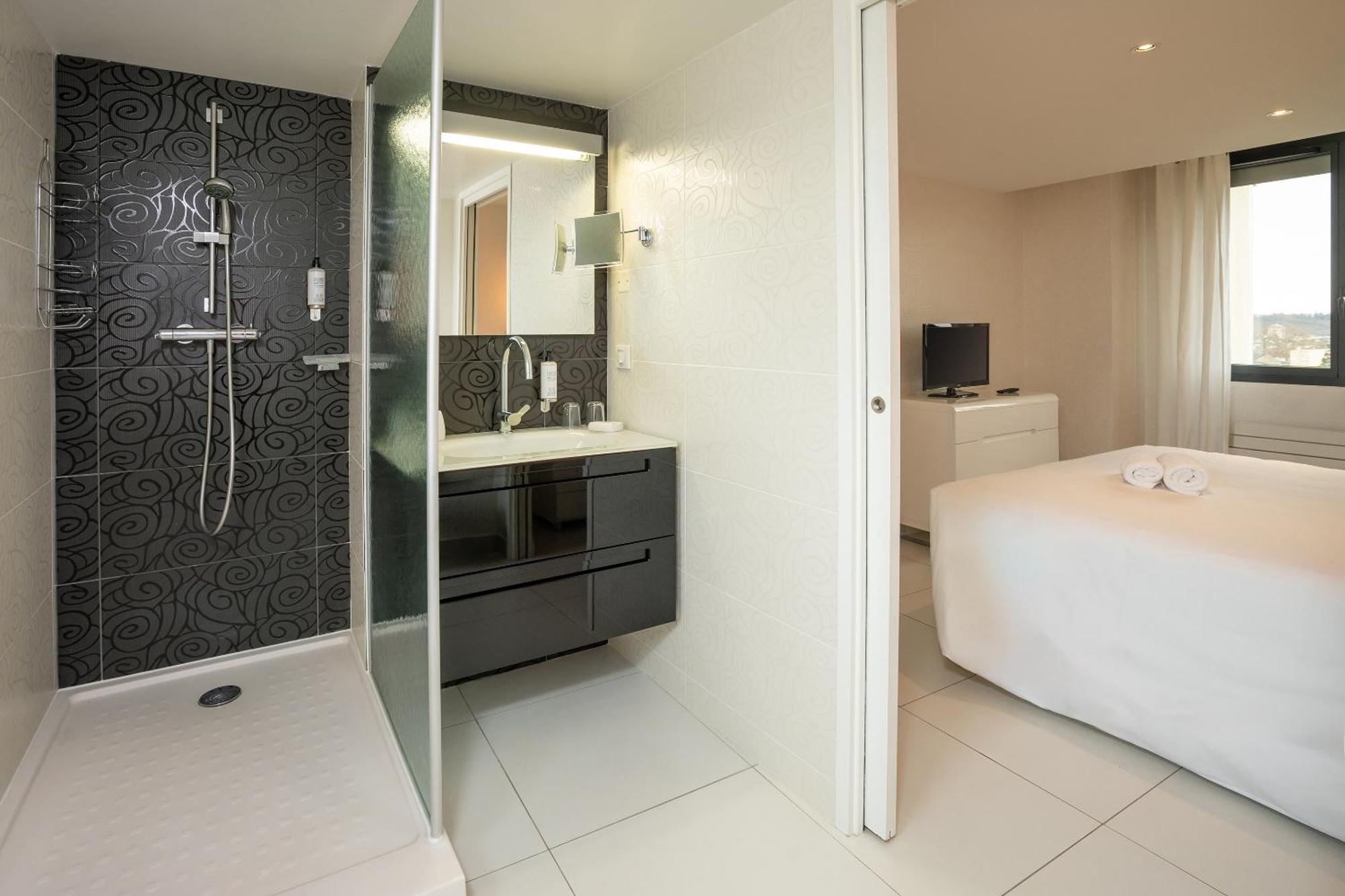 Best Western Hotel Le Quercy 布里夫拉盖亚尔德 外观 照片